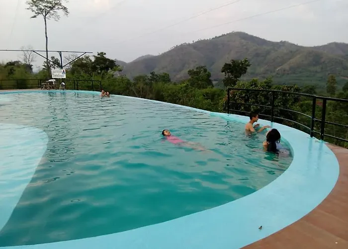 ขุนเขาตำนานไพรรีสอร์ต รีสอร์ท 2*