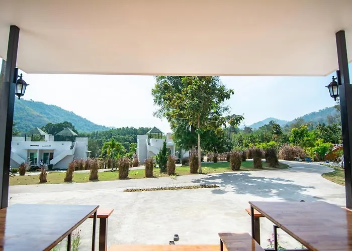 ขุนเขาตำนานไพรรีสอร์ต สวนผึ้ง